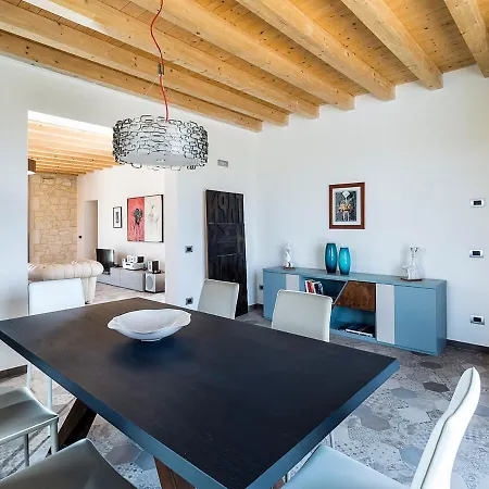 Vila Costa Saracena-castelluccio Sleeps 4 Pool